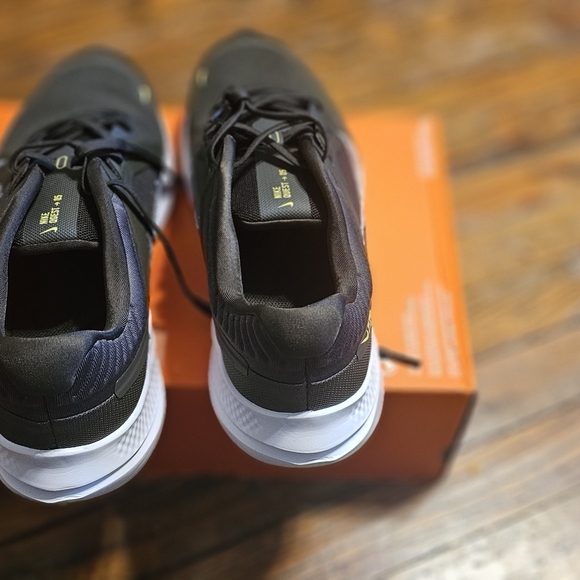 New Nike Quest 5 Men Run Size 12 - Picture 4 of 6